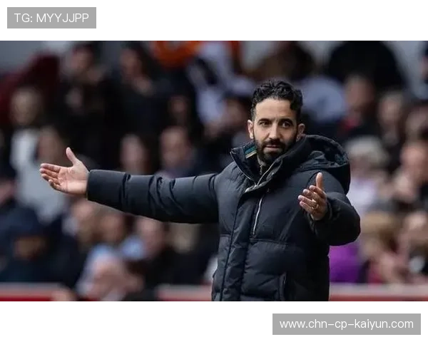 主帅临场换人被批战术自毁，球队失去领先优势的深度解析